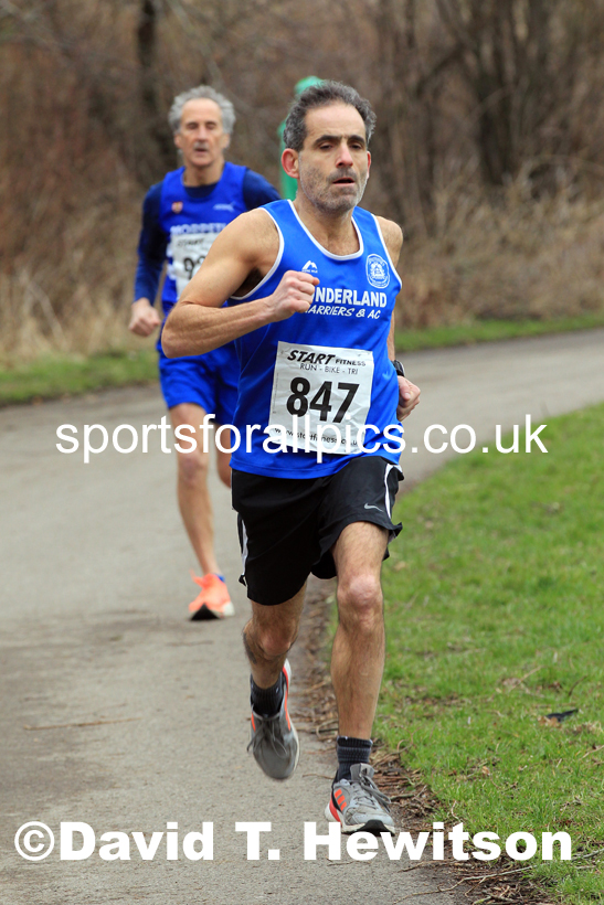 Senior women and veteran women and men over-50s NECAA Road Relay Champs., Hetton Lyons Park, Hetton le Hole, County Durham. Photo: David T. Hewitson/Sports for All Pics